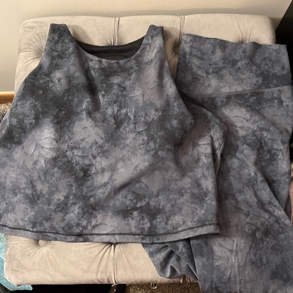 Old Navy Pants - Old Navy Active Grey Tie Dye Crop Top/Exercise Bra and Legging Set
